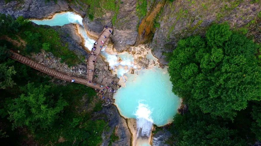 Turistlerin gözdesi Mavi Göl'ün son hali içler acısı 6