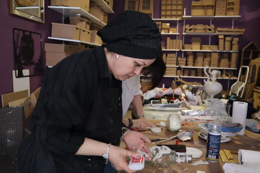 Hobisi işe dönüştü şimdi taleplere yetişemiyorlar: İlk günkü haline getiriyorlar 