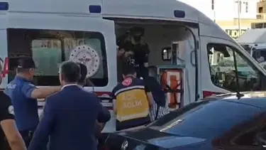 Yayalar ile otomobil sürücüsü arasında yol vermeme kavgası: 1 ölü