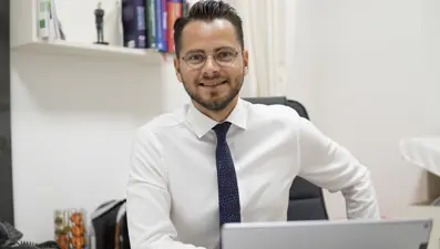 Erkeklere kötü haber, andropoz yaşı düştü!