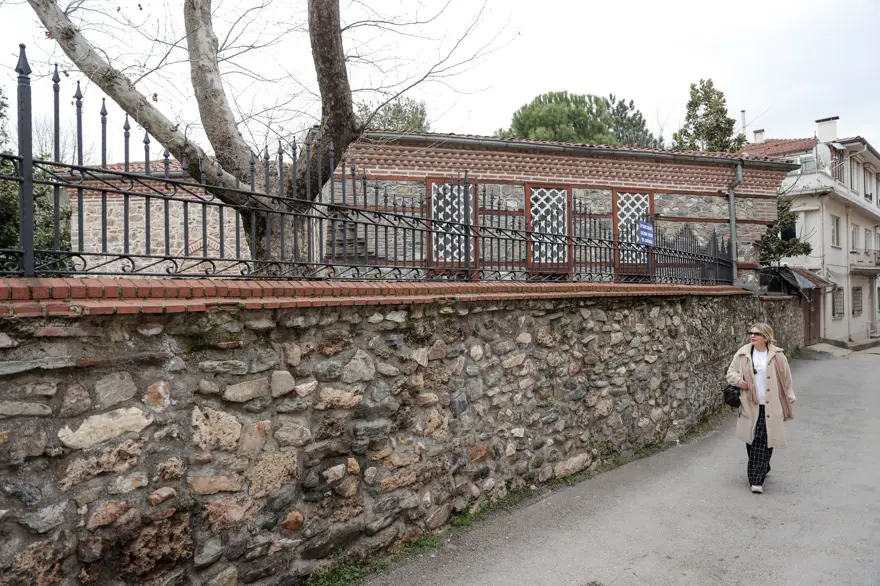 Gelin geldiği mahalleye muhtar oldu 3 dönemdir görevini sürdürüyor 2