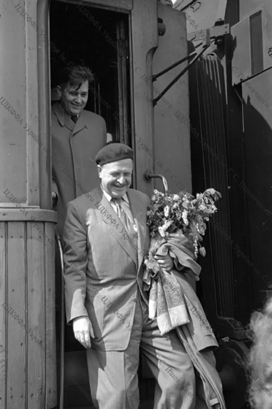 Ölümünün 59. yılında fotoğraflarla Nazım Hikmet 1 Ölümünün 59. yılında fotoğraflarla Nazım Hikmet 1