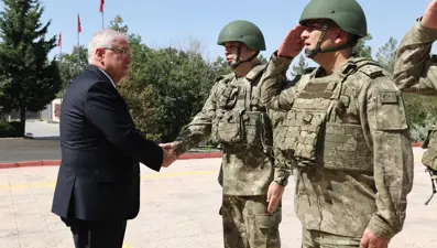 Bakan Güler sınıra gitti