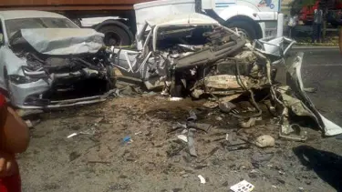 Diyarbakır'da iki otomobil çarpıştı: 3 ölü, 1 yaralı