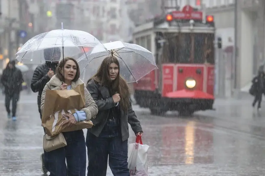 Meteoroloji İstanbul için saat verdi! Çok kuvvetli geliyor 2