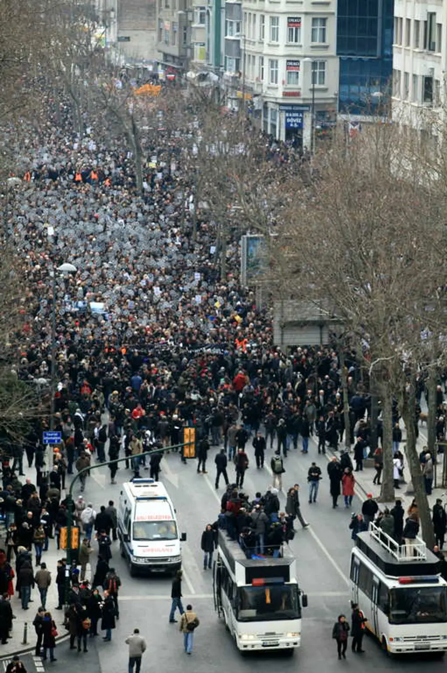 On binler Hrant için yürüdü 9