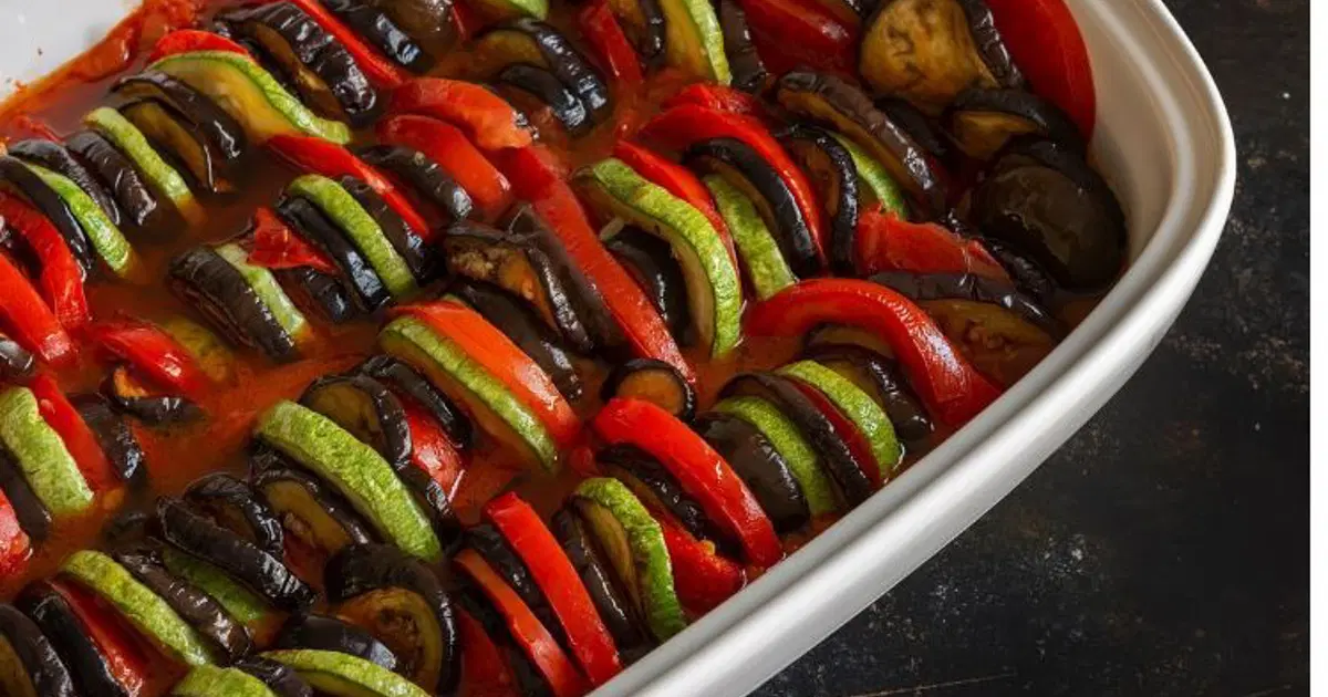 Ratituy Fransa'nın geleneksel yemeği Ratatouille tarifi: Ratatouille (Ratatuy ...