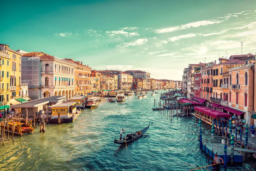 İtalya iç turizmi canlandırmak için vatandaşlarına 500 euro tatil ikramiyesi verecek 1