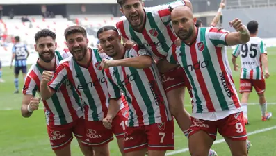 Karşıyaka final aşkına