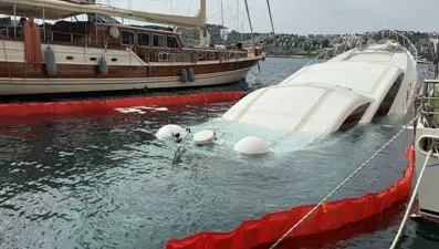Bodrum'da milyonluk yat suya gömüldü