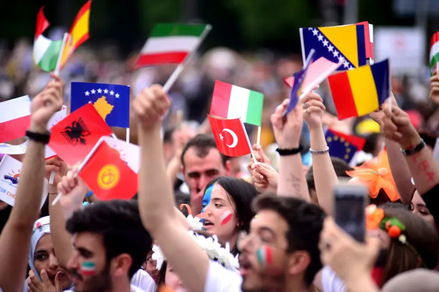 Adana'da renkli Portakal Çiçeği Karnavalı korteji 1 Adana'da renkli Portakal Çiçeği Karnavalı korteji 1