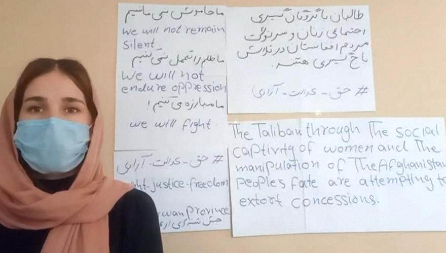 Afganistan'da kadınlara 10 gün süre: Karanlığı protesto ediyorlar 