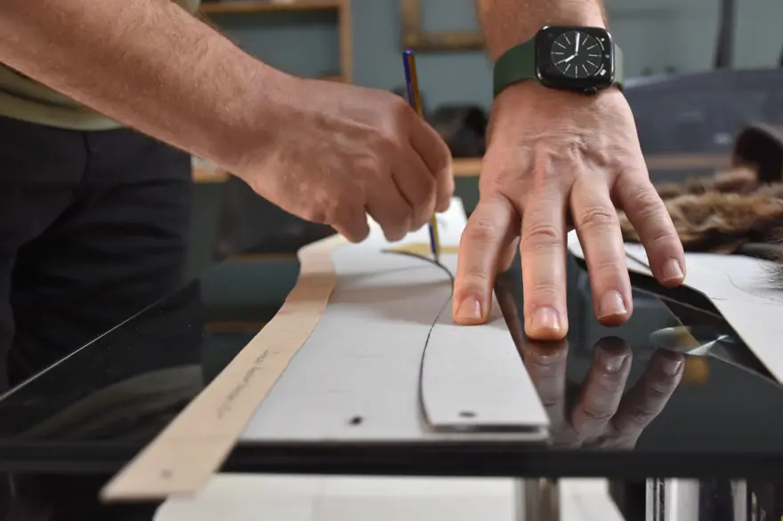 10 bine yakın kostüm yaptı! Tarihi dizi ve filmlerin aranan ismi oldu 1