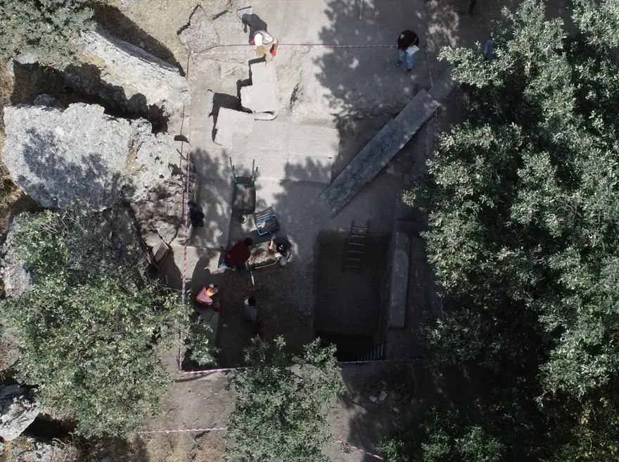 Alexandria Troas'da 2 bin 200 yıllık çarşının iki kapısına ulaşıldı 3