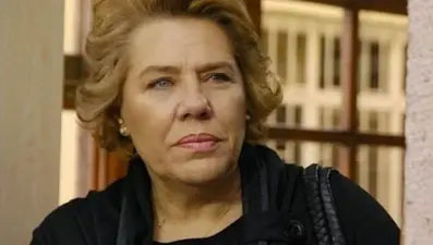 Işıl Yücesoy: Bir ışıktı, bu perde asla kapanmayacak (Yıldız Kenter'e veda)