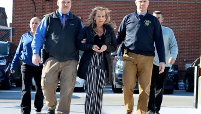 ABD'de üvey anne dehşeti: 20 yıl boyunca kilit altında yaşadı!