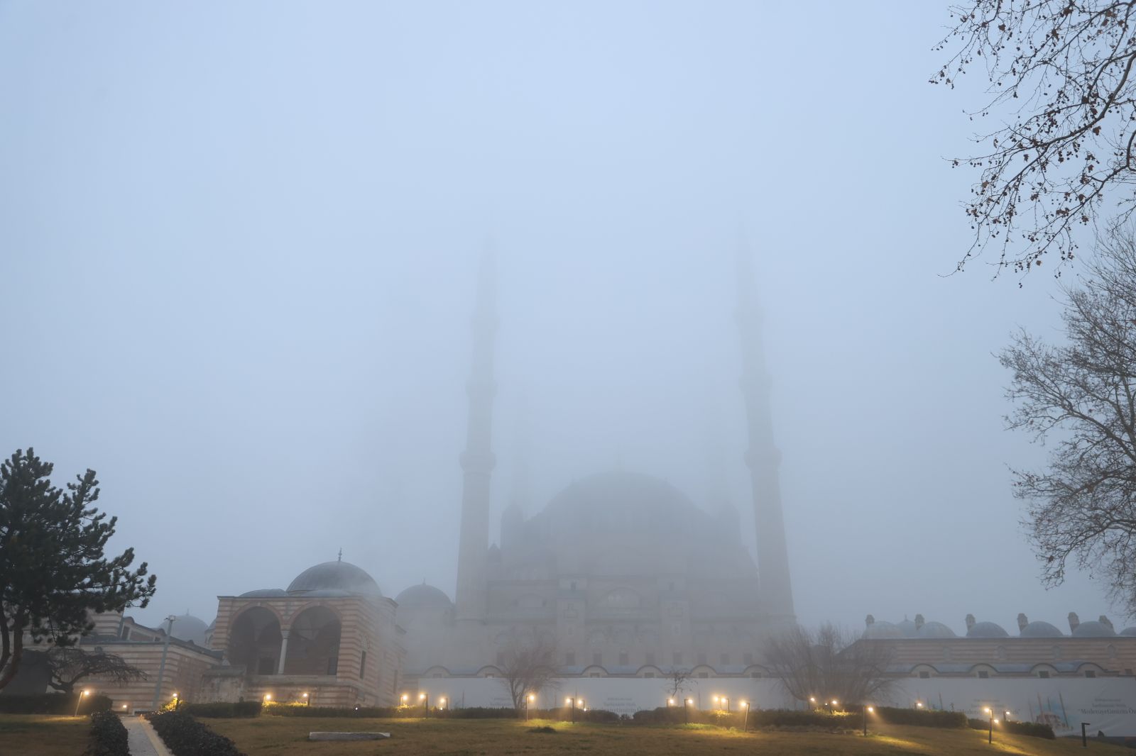 Edirne ve Tekirdağ'da sis etkili oldu