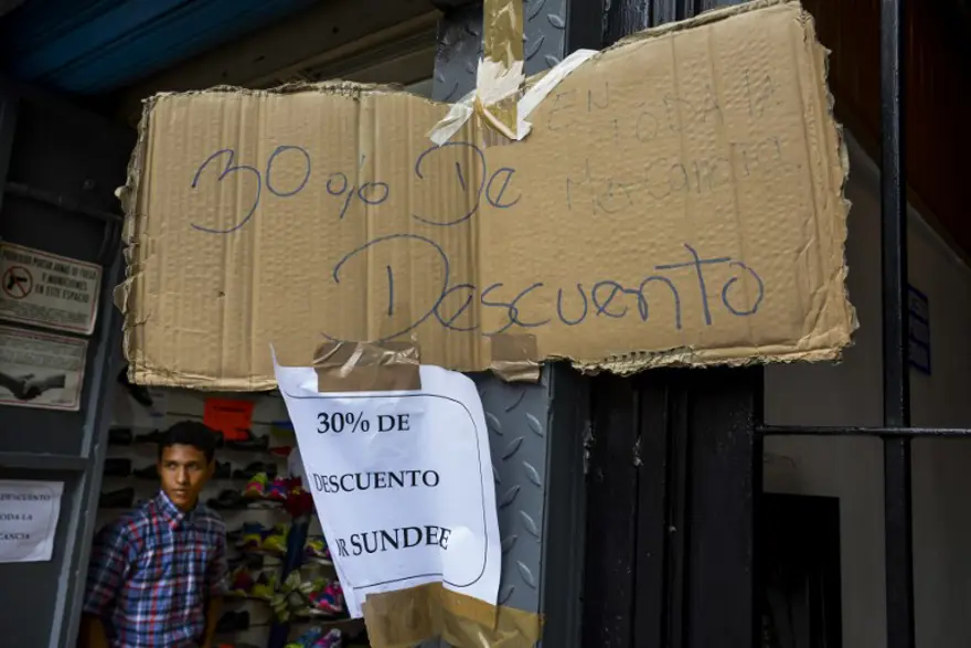 Venezuela en değerli parasını tedavülden kaldırdı 8