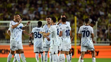 Fenerbahçe, hazırlık maçında Hull City'yi 5-1 mağlup etti
