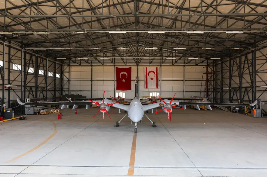 TSK'dan Kıbrıs Barış Harekatı'nın 50. yılına özel geçit töreni 6