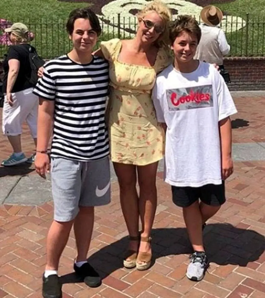 Britney Spears'ın "İçimdeki Kadın" adlı anı kitabı hazır 7 Britney Spears'ın "İçimdeki Kadın" adlı anı kitabı hazır 7