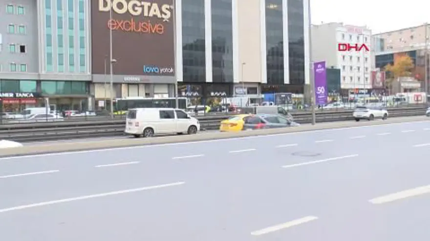 İstanbul'da hareketli dakikalar: Polise bıçak çekti, bacağından vuruldu 5