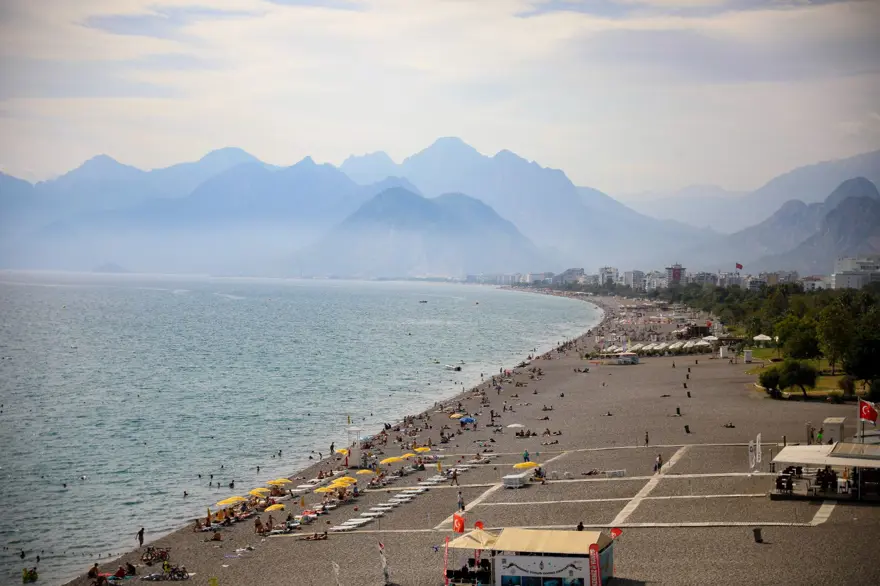 Antalya'da kasım ayında yazdan kalma gün 