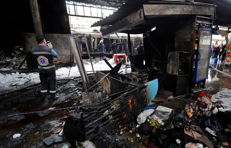 Mısır'da tren istasyonunda yangın: 25 ölü 12 Mısır'da tren istasyonunda yangın: 25 ölü 12