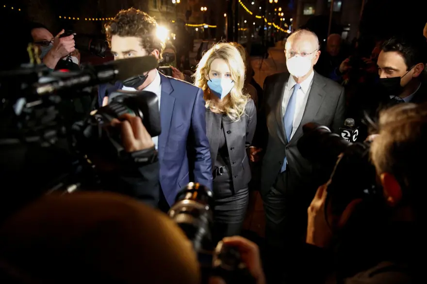 Silikon Vadisi'nin yıldızlığından dolandırıcılığa: Genç bir milyarderin düşüşü 2 Silikon Vadisi'nin yıldızlığından dolandırıcılığa: Genç bir milyarderin düşüşü 2