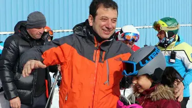 "Yeni nesil" siyasete kim ne dedi? (İmamoğlu'nun tatili)