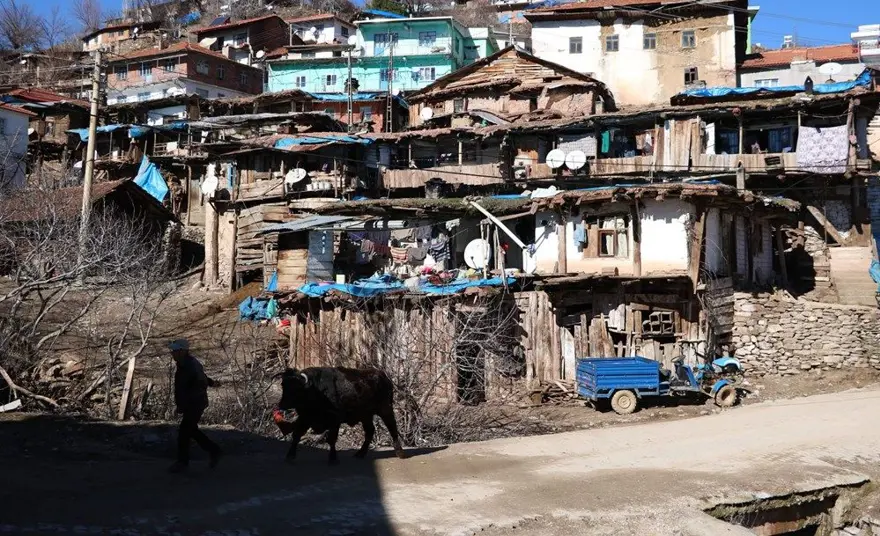 İç içe 35 ev! Burası Nepal değil Manisa 11