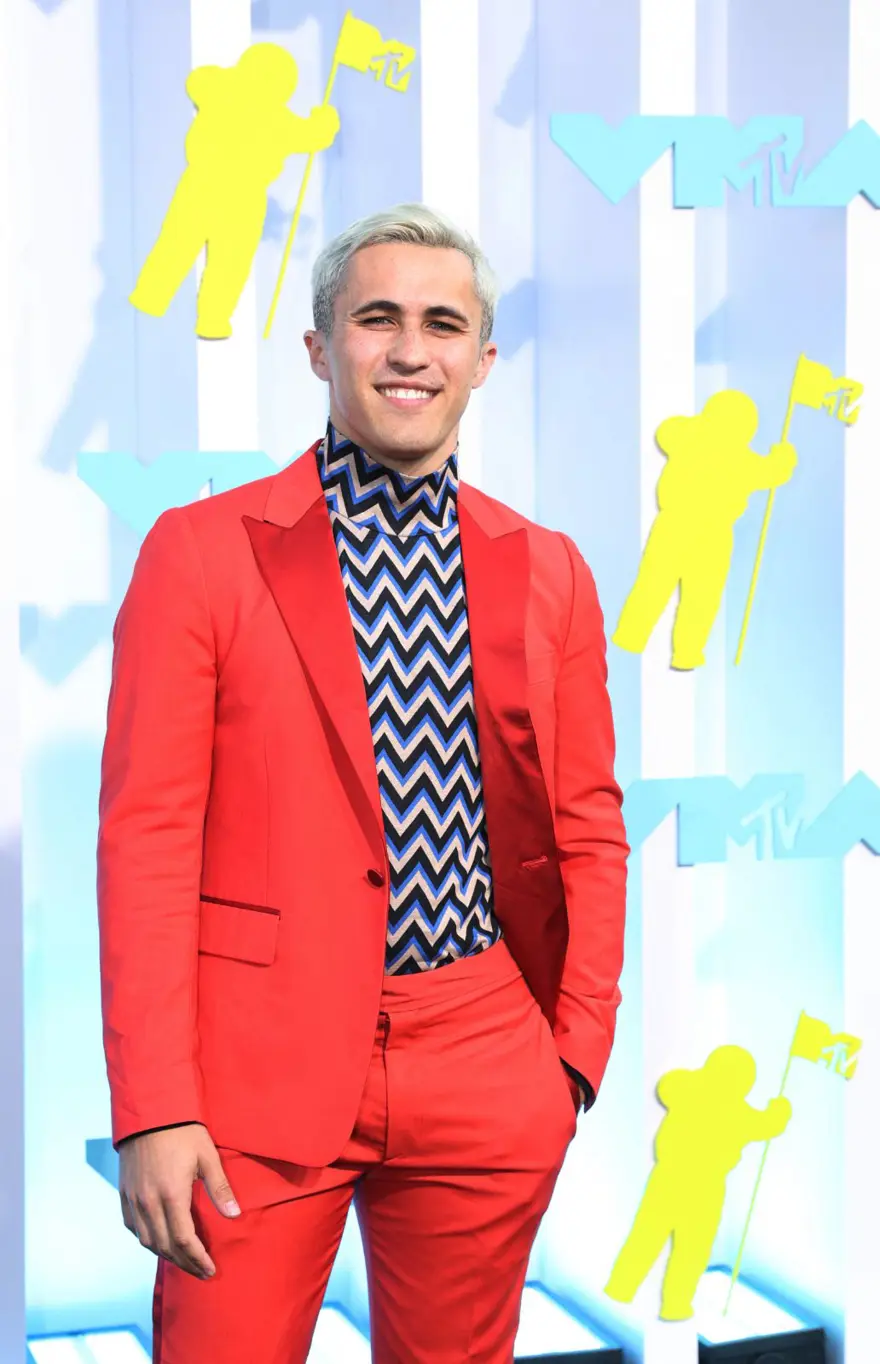 CHRIS OLSEN 16 CHRIS OLSEN 16