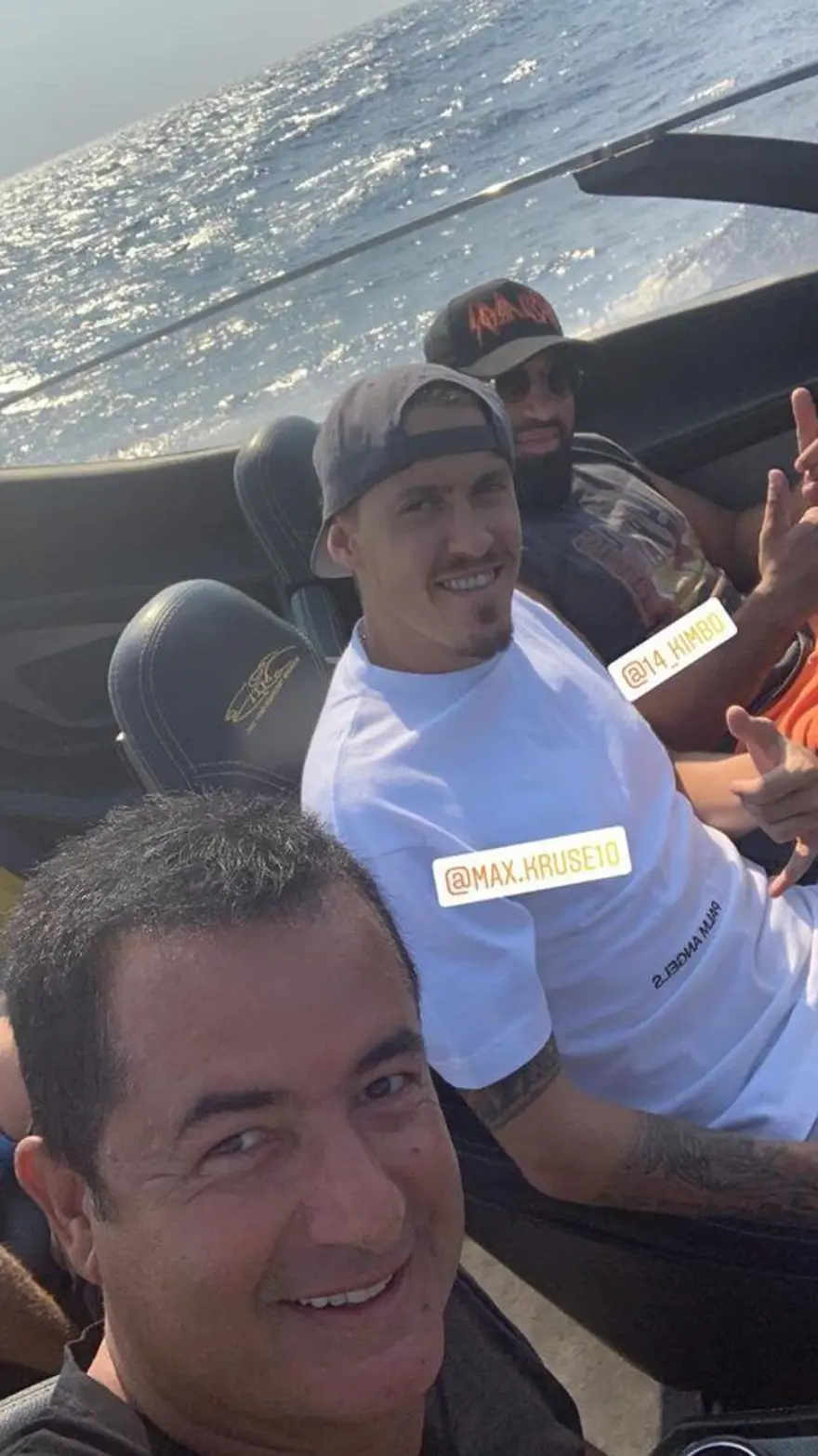Max Kruse'nin Alaçatı turu (Acun Ilıcalı ile ayak tenisi) 1