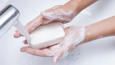 "Hiçbir dezenfektan su ve sabundan daha etkili değil"