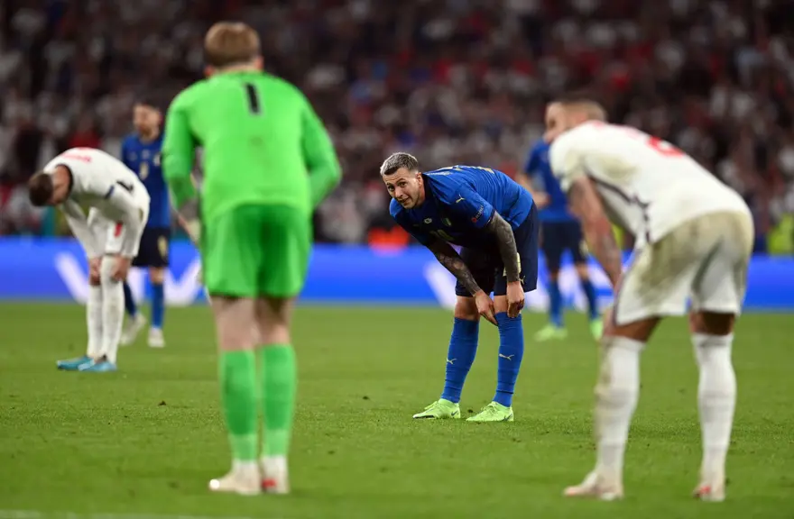 EURO 2020'de şampiyon İtalya 8