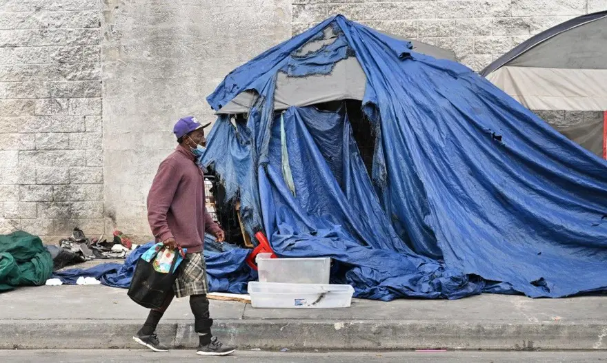 Los Angeles'ta 40 bin evsiz otellere yerleştirilecek 3