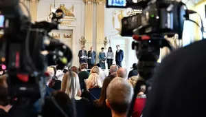 Srebrenitsa annelerinden Peter Handke için Nobel tepkisi