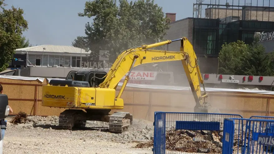 72 kişiye mezar olan İsias Otel'de 3. kez karot örneği alınıyor 3