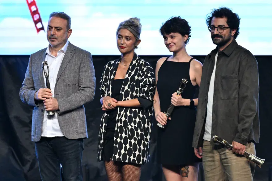 Altın Koza Film Festivali ödülleri sahiplerini buldu 14 Altın Koza Film Festivali ödülleri sahiplerini buldu 14