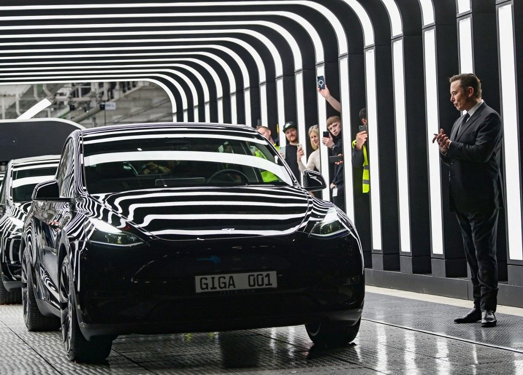 Trump etkisi sürüyor: Tesla'nın piyasa değeri 1 trilyon dolara ulaştı