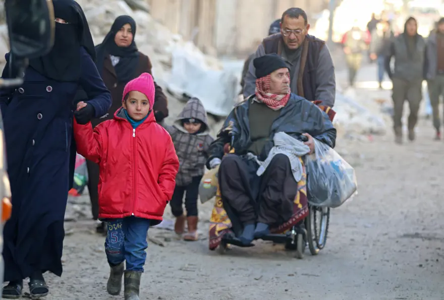 Halep'ten şimdiye kadar 12 bin sivil tahliye edildi 2