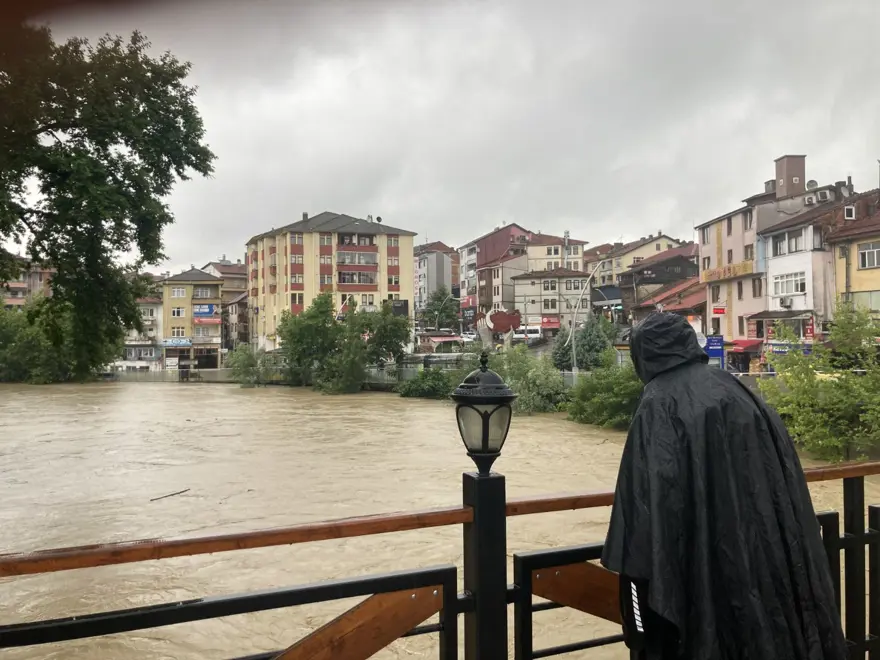 Batı Karadeniz'i yine sel vurdu 39