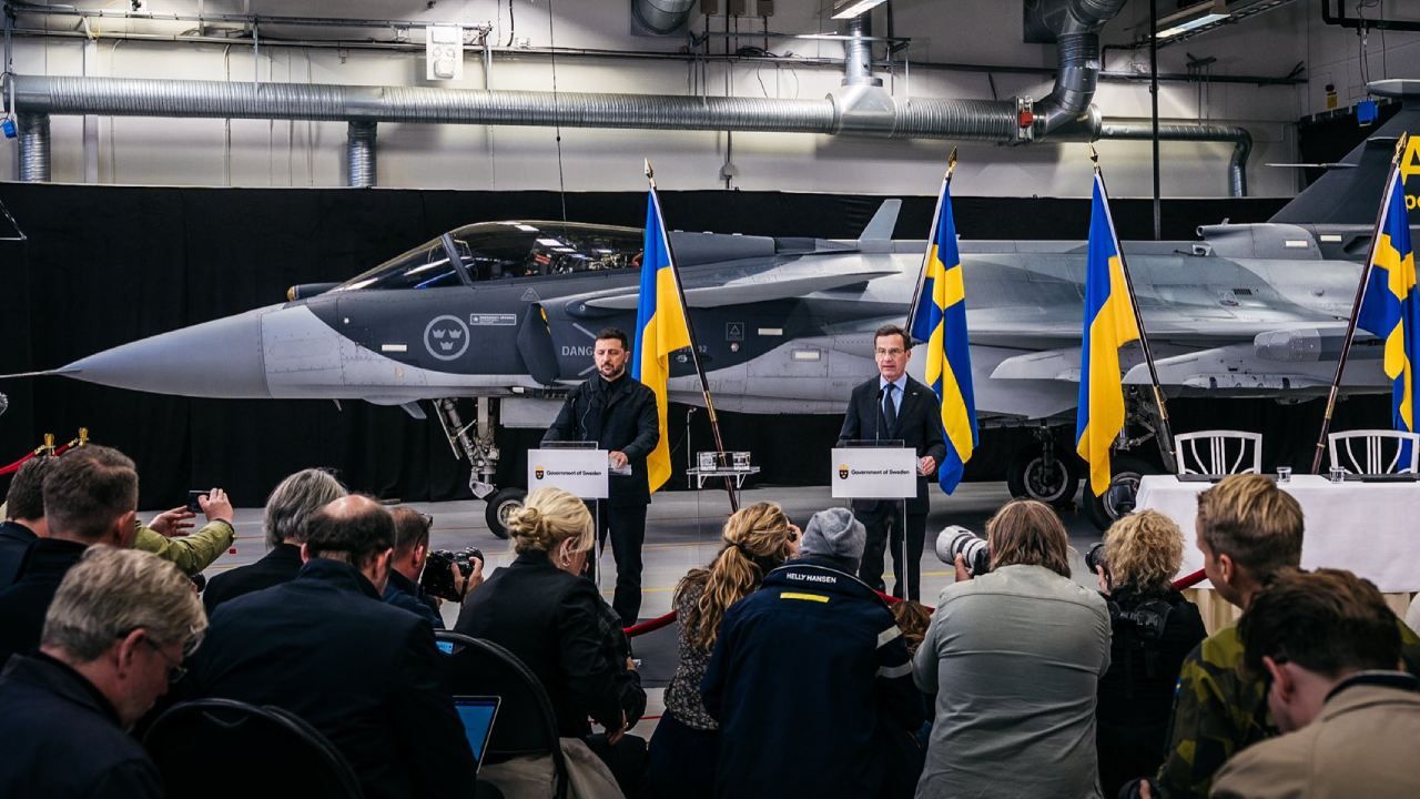 Ukrayna, İsveç’ten Gripen savaş uçağı alacak