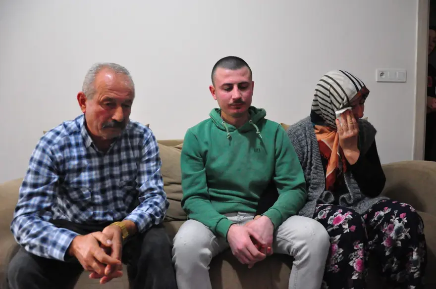 Şam zindanında 14 ay! Manisalı Engin yurda döndü... Suriye'de yaşadıklarını tek tek anlattı 7 Şam zindanında 14 ay! Manisalı Engin yurda döndü... Suriye'de yaşadıklarını tek tek anlattı 7