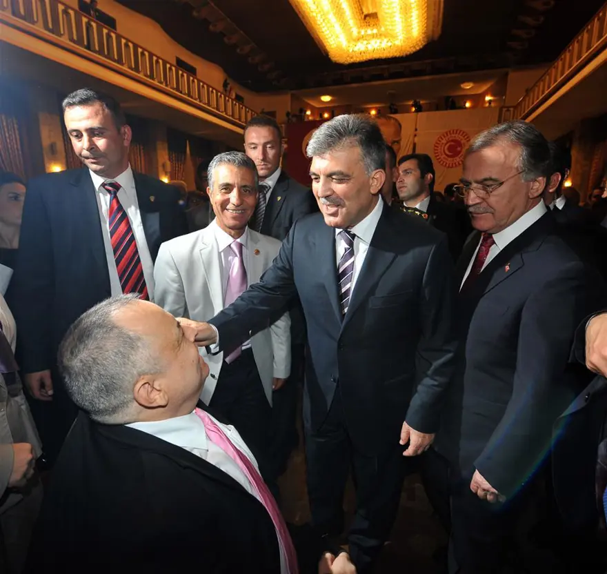 Siyasetçiler resepsiyonda buluştu 22