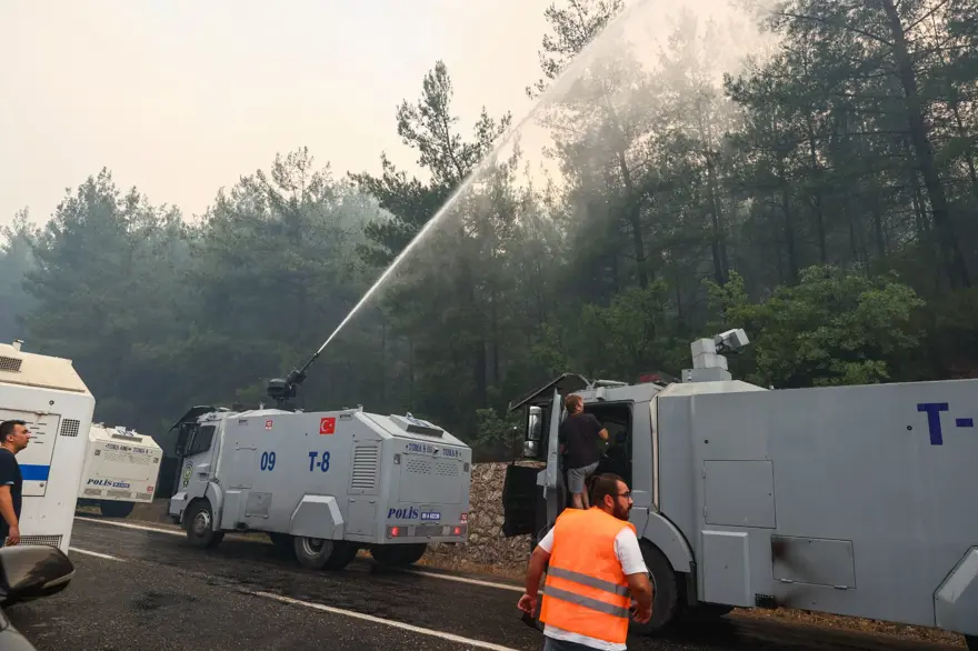 Cumhurbaşkanı Erdoğan: Marmaris'teki orman yangını büyük oranda kontrol altında 78