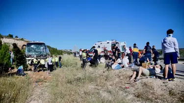 Eskişehir'de şarampole devrilen otobüsteki 41 yolcu yaralandı