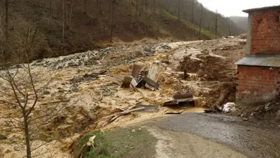 Trabzon'da heyelan: 19 ev boşaltıldı, 2 okul tahliye edildi