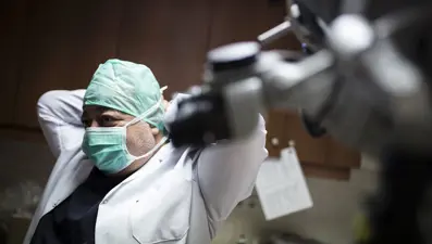 Beyin cerrahisinde dünyanın ilk "robotik"ameliyatı Türkiye'den