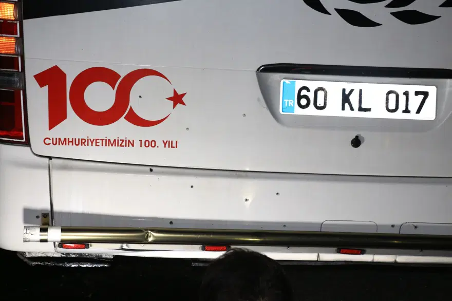 Tokat’ta 33 kişinin bulunduğu yolcu otobüsüne ateş açıldı 2